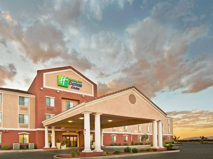 Holiday Inn Express & Suites Willcox Exterior photo