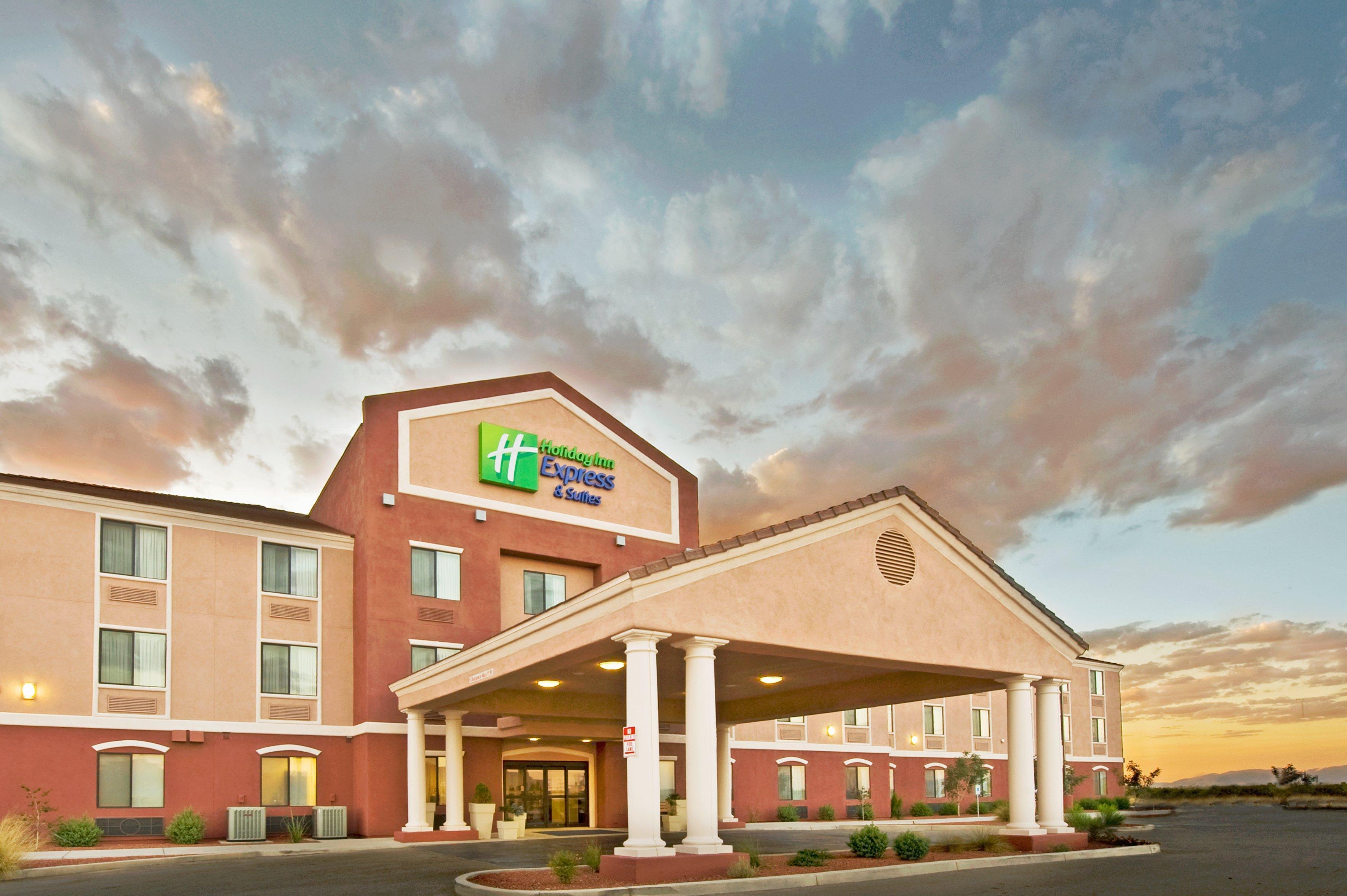 Holiday Inn Express & Suites Willcox Exterior photo